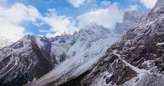 雪山山谷毕棚沟航拍