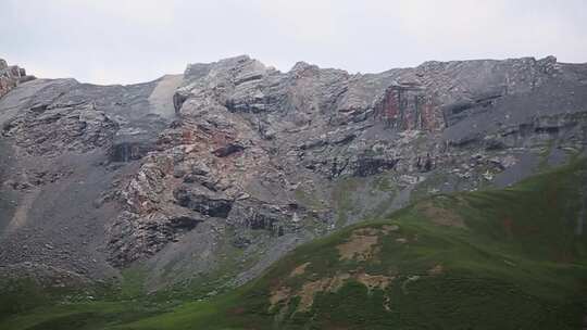 扎尕那草原云雾山峰公路