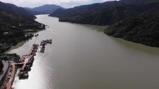 航拍水电站水库泄洪水力发电大坝开闸放水