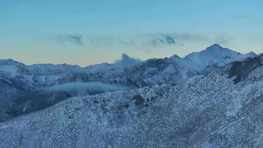 航拍雪山