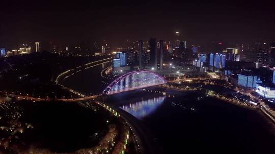 武汉晴川桥夜景片段6低空推近俯拍