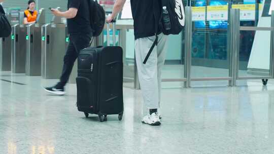 车站人流 高铁车站高铁候车室