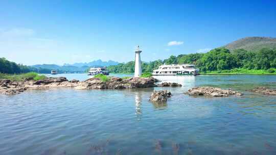 广西桂林黄牛峡漓江旅游船