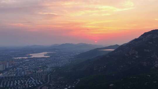 夏日泰山，多彩晚霞