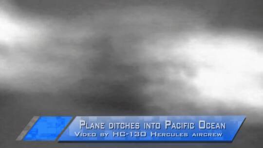 轻型飞机坠入海洋的新闻镜头视频素材模板下载