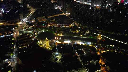 城市夜景航拍，灯光璀璨的繁华都市