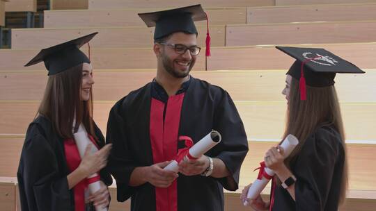 多种族学生毕业典礼视频素材模板下载