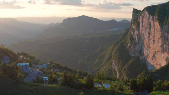 4k航拍山村晚霞