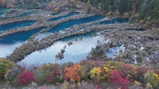 四川九寨沟彩林秋景和蓝色海子