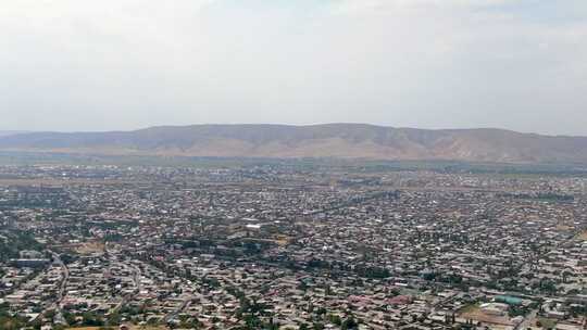 吉尔吉斯斯坦贾拉拉巴德市鸟瞰图