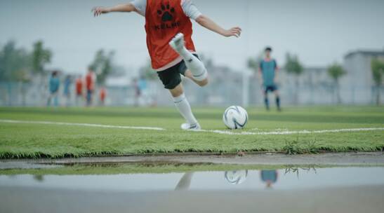 足球/女生足球队/踢足球视频素材模板下载