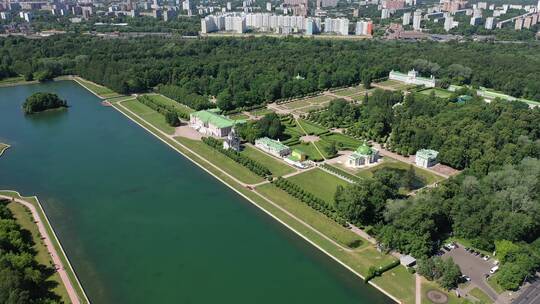 从莫斯科库斯科沃庄园的高度观看俄罗斯