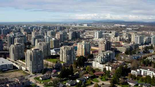 日间温哥华大都会里士满市住宅公寓楼，BC，加拿大。-天线