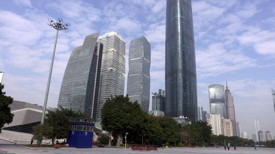移动镜头广州国际金融中心及周边楼群