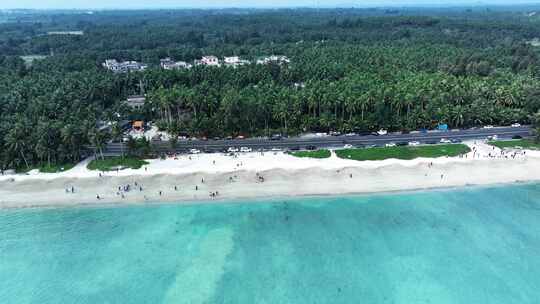 海南环岛旅游公路玻璃海牛奶海