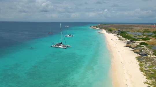 Klein Curacao翻译库拉索小岛以白雪上的一日游和浮潜之旅而闻名