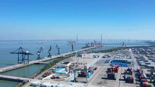 航拍长江经济带常熟港码头苏通大桥