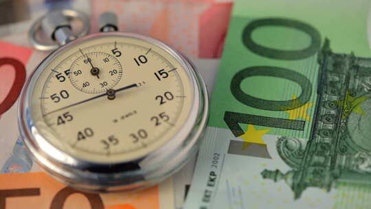 欧元纸币秒表视频素材模板下载