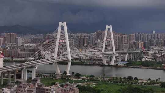 广东揭阳市榕城区揭阳大桥 下雨打雷雷暴