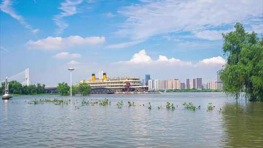 中国武汉两江四岸城市地标风光