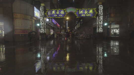 上海南京路步行街雨天夜景