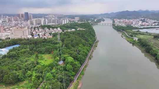 航拍福建龙岩汀江环绕的上杭县县城风光