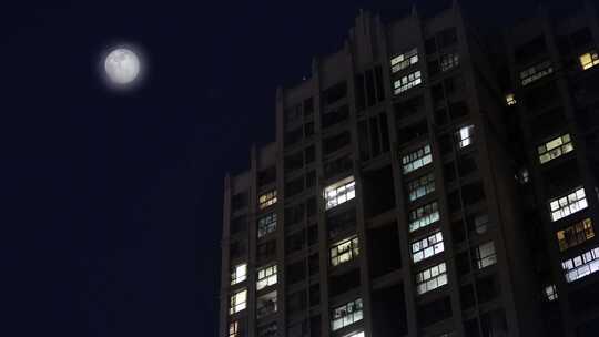 住宅小区月亮月光实拍