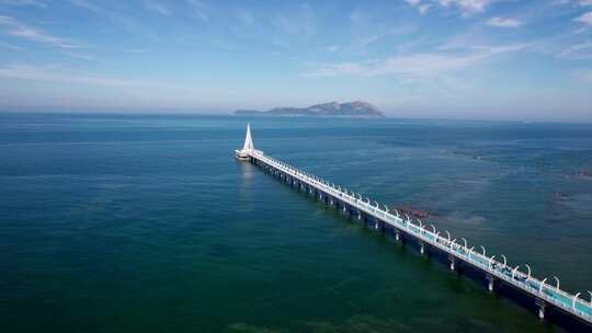 航拍青岛西海岸海军公园栈桥特写