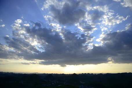 山村日落夕阳云彩延时