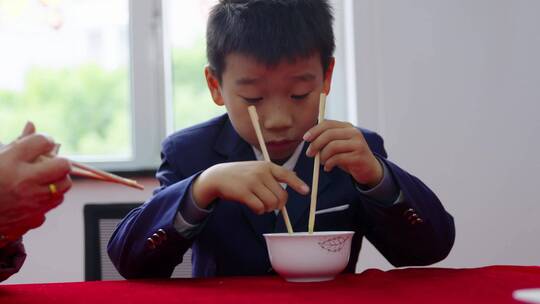 让爱回家留守儿童中学生小学生新年视频素材模板下载