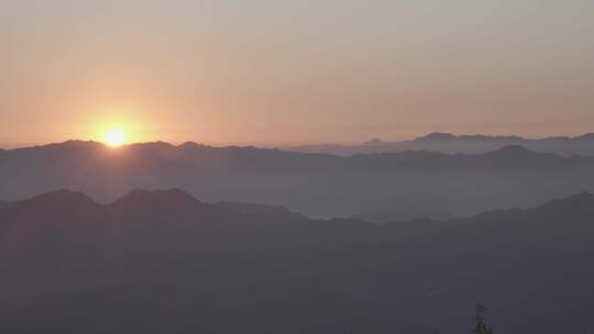 山上日出黎明山景晨光山顶朝霞日出6视频素材模板下载