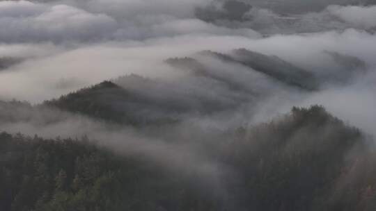 湖北黄冈罗田大别山天堂湖湖面晨雾云海