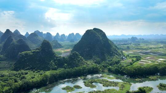 桂林漓江两岸山水风光