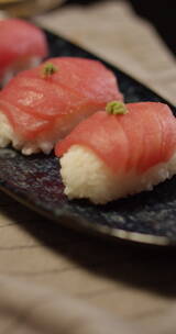 4K竖屏生鱼片寿司的展示