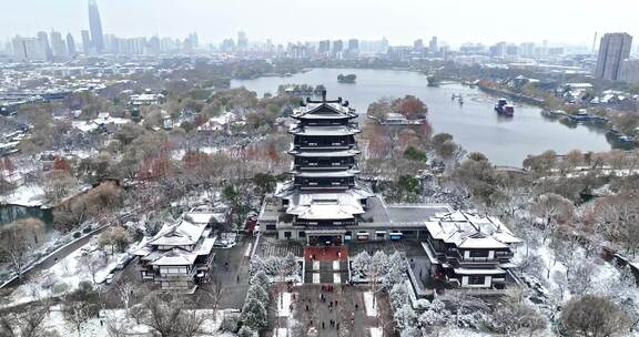 济南大明湖公园雪景航拍        荐