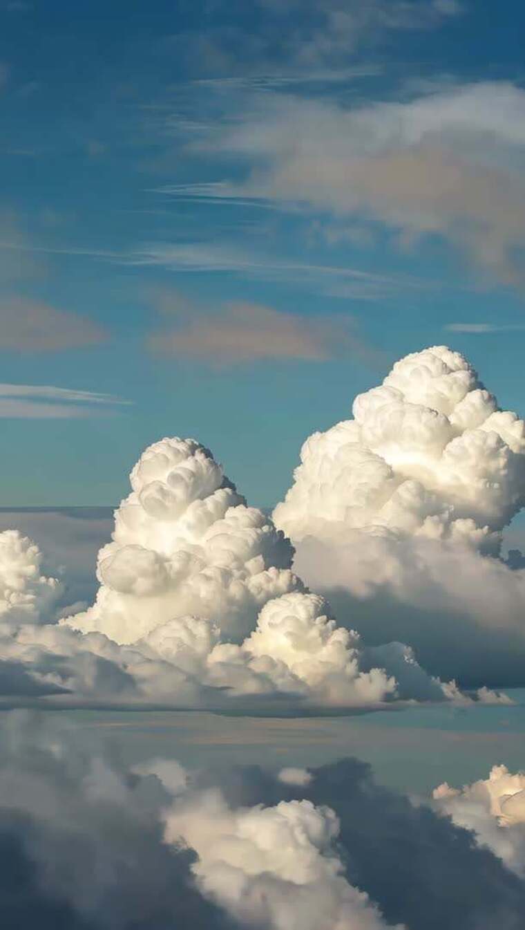 蓝天白云蓬松云朵景象