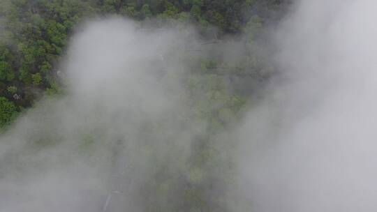 苏州天平山穿雾航拍