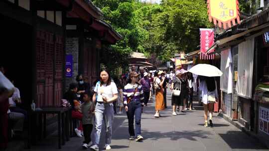 成都锦里古街走路第一视角路上行人街景人流