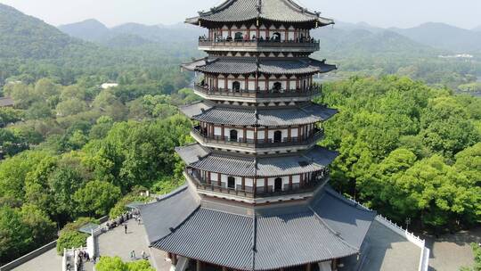 航拍雷峰塔