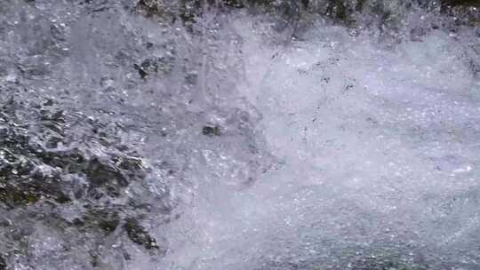 河边流水河流河水小溪山泉泉水流体液体水流