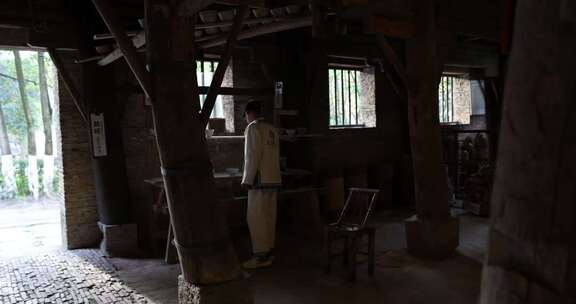 江西景德镇古窑民俗博览区烧窑厂内部结构