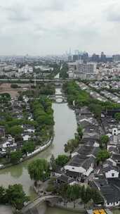 竖版航拍江苏苏州寒山寺历史文化建筑