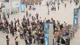 中国高铁站候车厅人流实拍高清在线视频素材下载