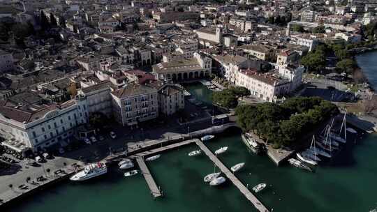 Desenzano del Garda镇