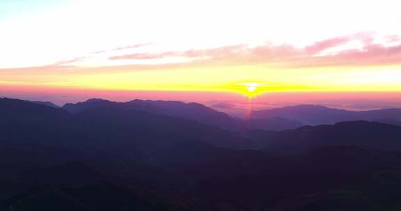 云南自然风光大山山上景观高山峡谷