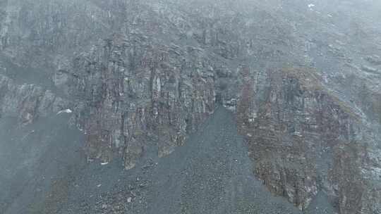 雨中航拍甘孜稻城亚丁山脉风景