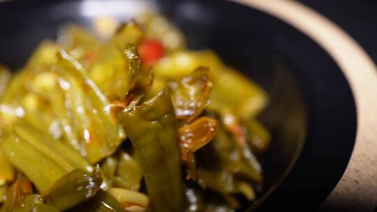 酸豇豆腌制豇豆咸菜下饭菜佐餐小菜