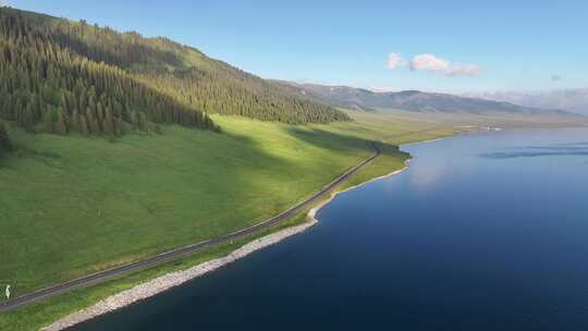 新疆赛里木湖草原公路旅行自然风光航拍