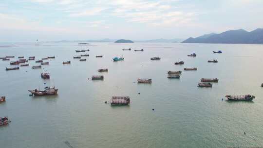 福建宁德霞浦海面上的渔船航拍