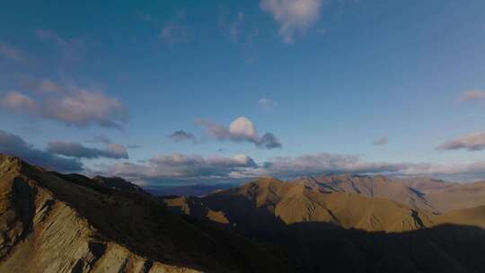 新西兰南岛Roys Peak山顶航拍 山川湖泊